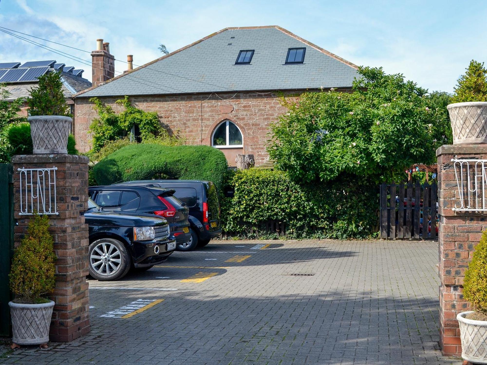 5 Church Square *